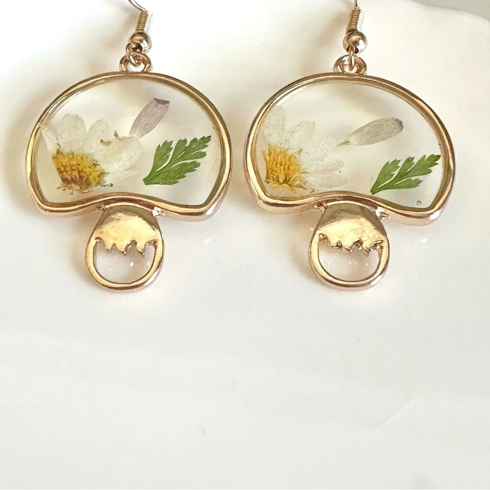 2/$30🌵 Real Dried Pressed Flowers Leaves Mushroom Earrings Daisy Jewelry NEW